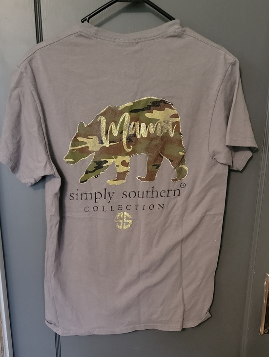 Simply Southern Tops - Simply Southern Gray Short-Sleeve Tee with Camo Gold Bear